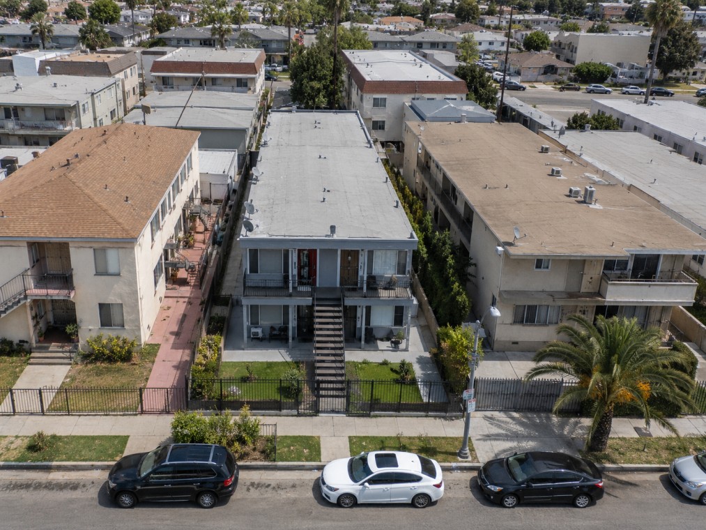 5 - 15 Unit Apartment Buildings