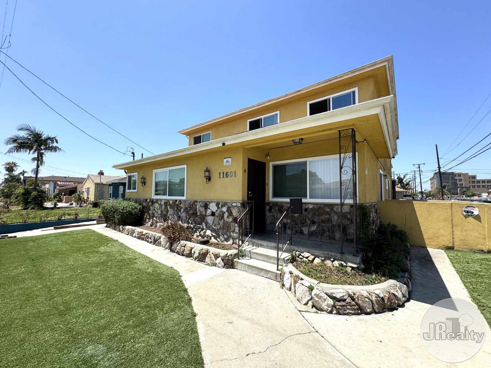 JRealty Residential Property Management – Los Angeles Duplex Los Angeles duplex managed by JRealty